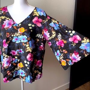 Lightweight bell sleeve blouse